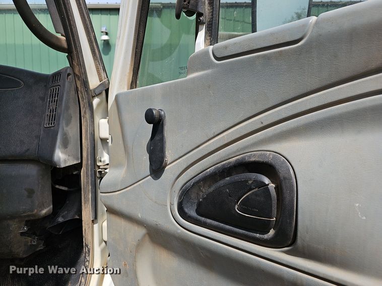 image for item OG9489 2005 International 7400  dump truck