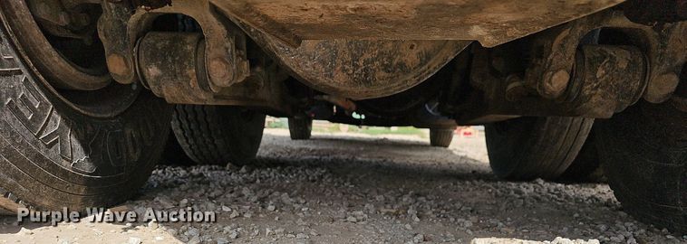 image for item OG9489 2005 International 7400  dump truck