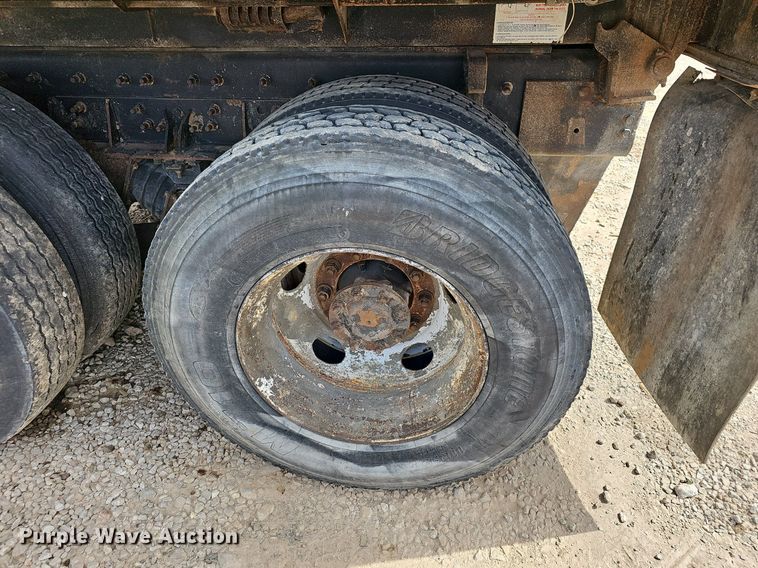 image for item OG9489 2005 International 7400  dump truck