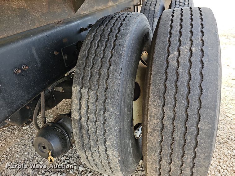 image for item OG9489 2005 International 7400  dump truck