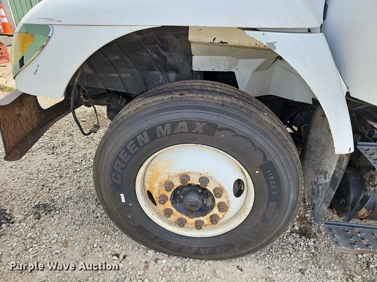 image for item OG9489 2005 International 7400  dump truck