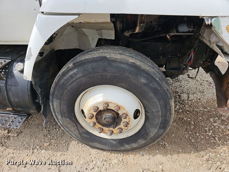 image for item OG9489 2005 International 7400  dump truck