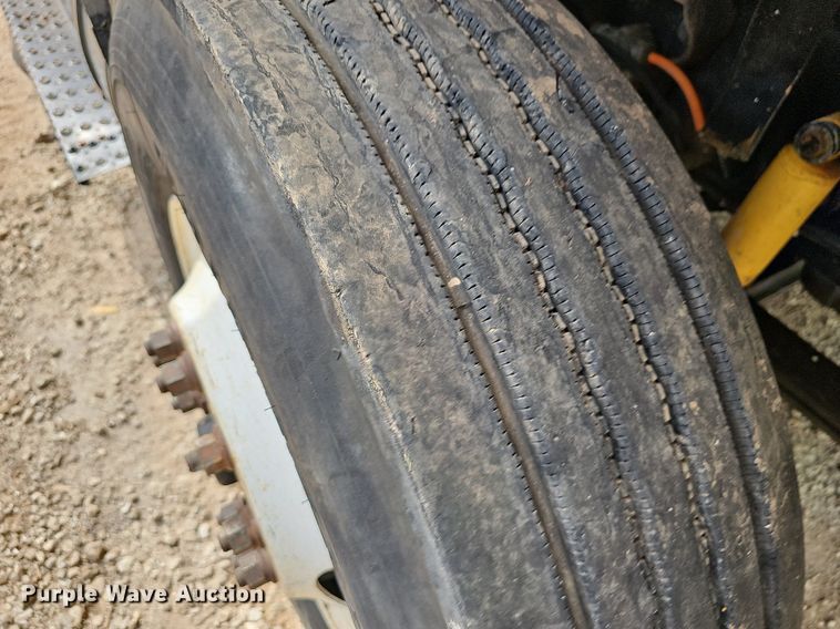 image for item OG9489 2005 International 7400  dump truck