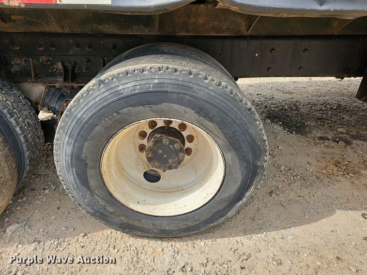 image for item OG9489 2005 International 7400  dump truck