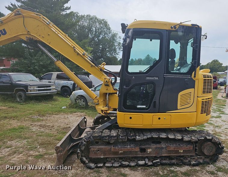 image for item OG9490 2017 Komatsu PC88MR-10  mini excavator