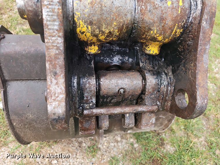 image for item OG9490 2017 Komatsu PC88MR-10  mini excavator