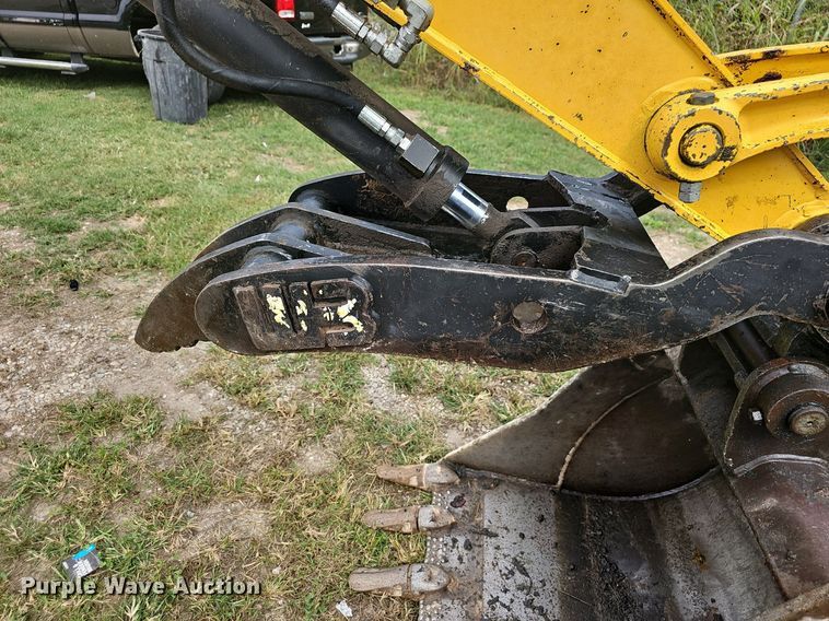 image for item OG9490 2017 Komatsu PC88MR-10  mini excavator