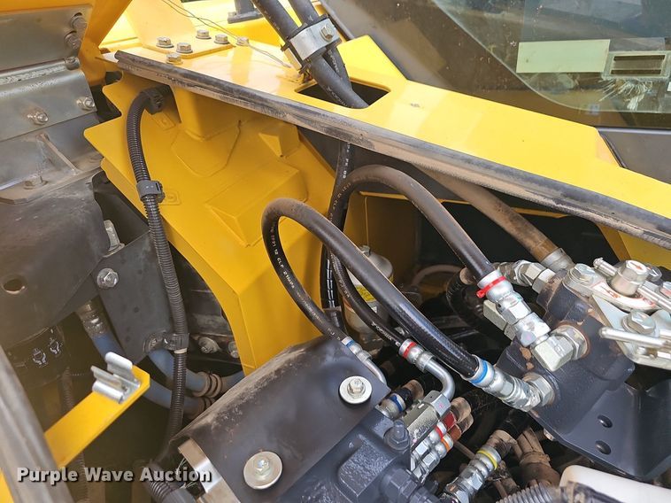 image for item OG9490 2017 Komatsu PC88MR-10  mini excavator