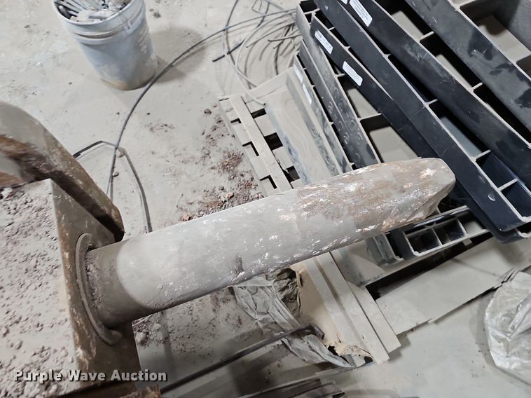 image for item OG9502 Okada OKB319  hydraulic breaker