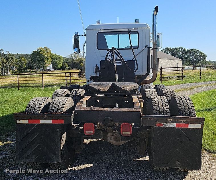 image for item OG9515 1993 Mack CH613  semi truck