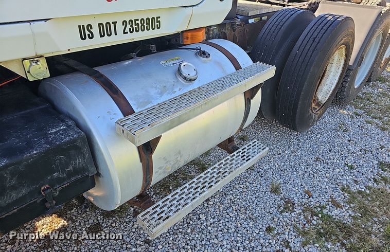 image for item OG9515 1993 Mack CH613  semi truck