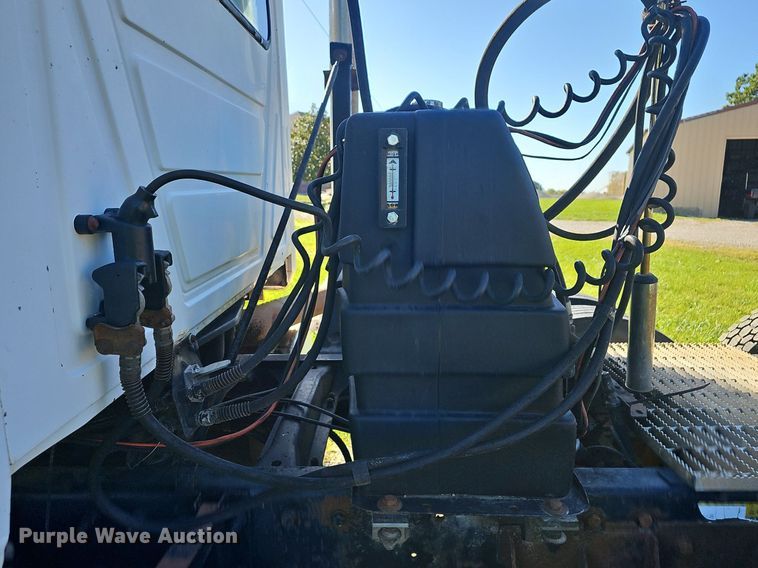 image for item OG9515 1993 Mack CH613  semi truck