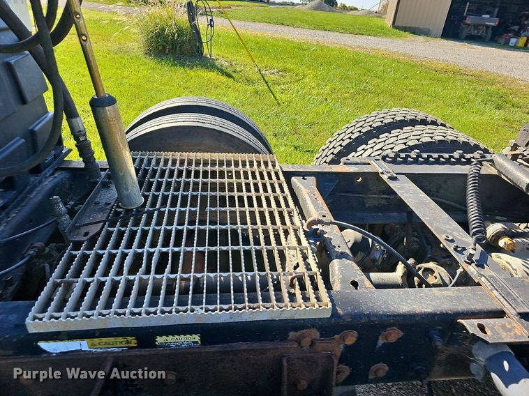 image for item OG9515 1993 Mack CH613  semi truck