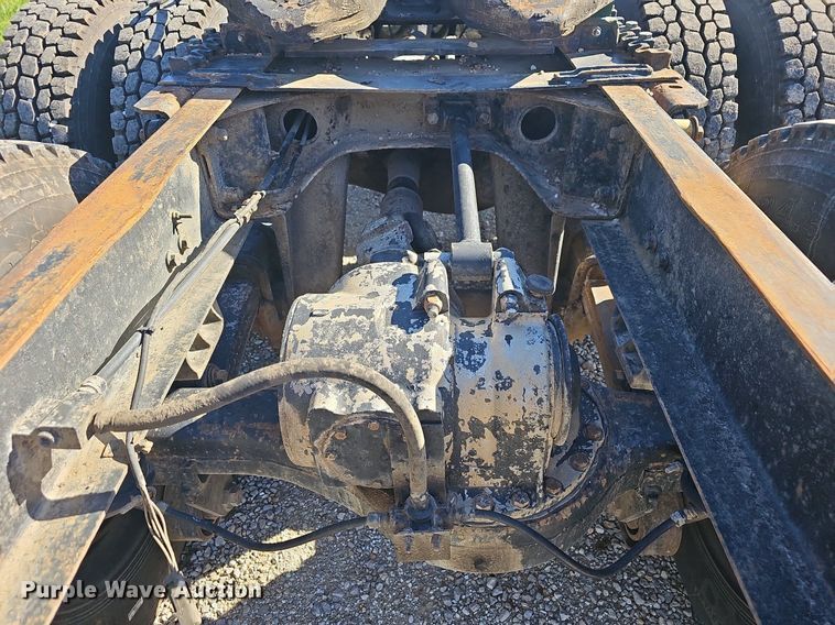 image for item OG9515 1993 Mack CH613  semi truck