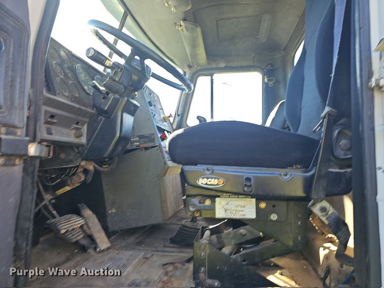 image for item OG9515 1993 Mack CH613  semi truck