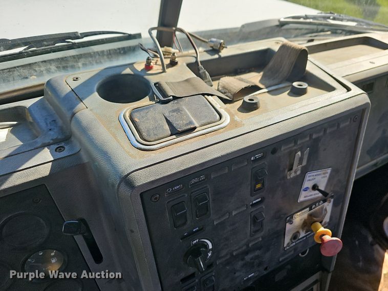 image for item OG9515 1993 Mack CH613  semi truck