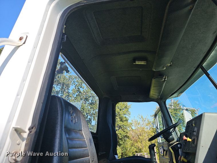 image for item OG9515 1993 Mack CH613  semi truck