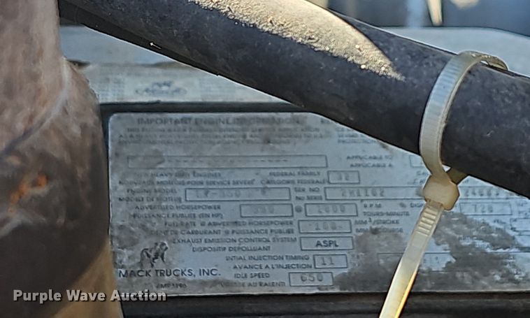 image for item OG9515 1993 Mack CH613  semi truck