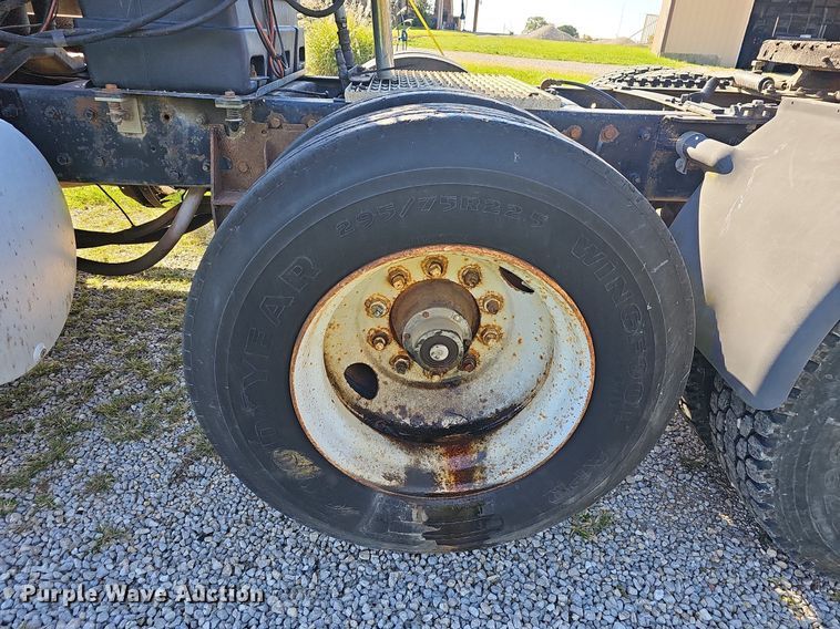 image for item OG9515 1993 Mack CH613  semi truck