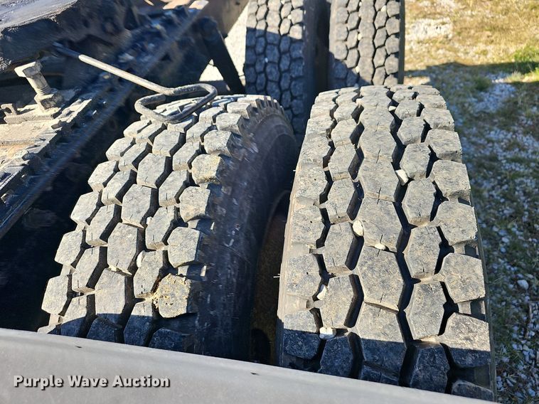 image for item OG9515 1993 Mack CH613  semi truck