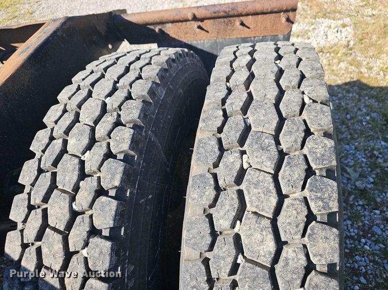 image for item OG9515 1993 Mack CH613  semi truck