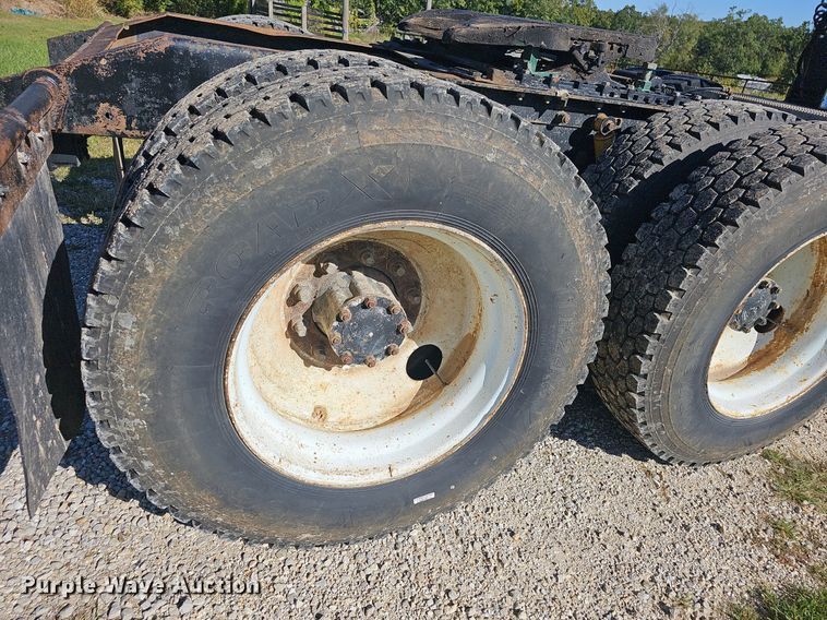 image for item OG9515 1993 Mack CH613  semi truck