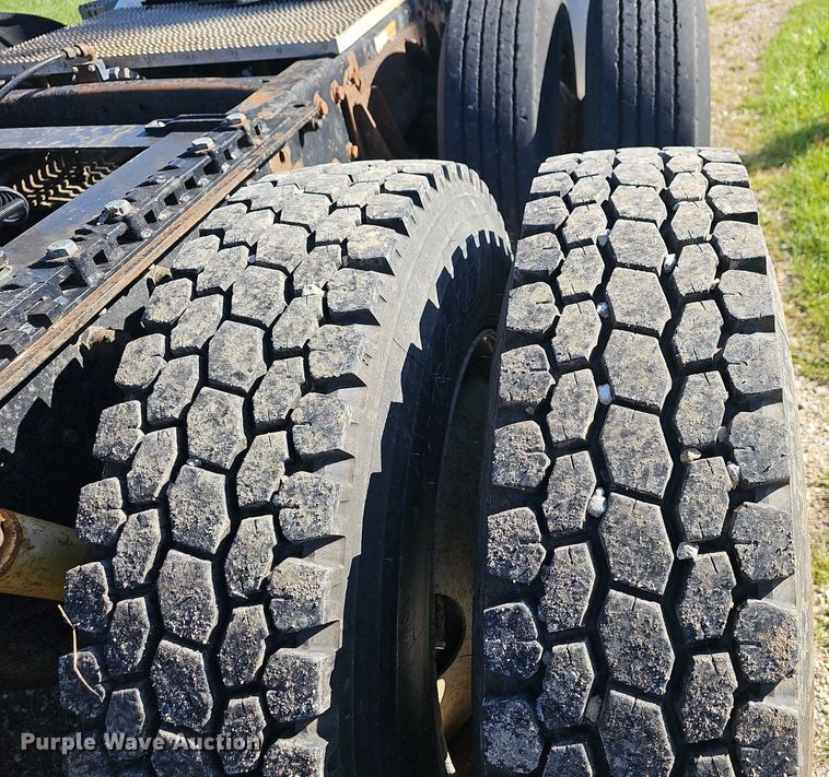 image for item OG9515 1993 Mack CH613  semi truck