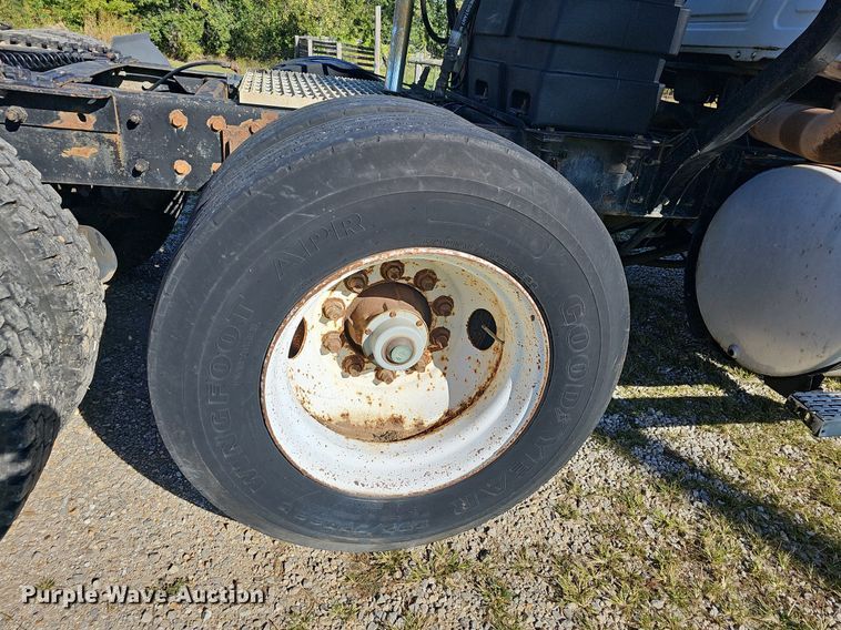 image for item OG9515 1993 Mack CH613  semi truck