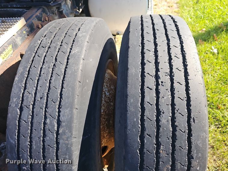 image for item OG9515 1993 Mack CH613  semi truck