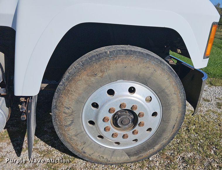 image for item OG9515 1993 Mack CH613  semi truck