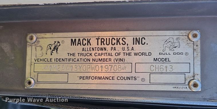 image for item OG9515 1993 Mack CH613  semi truck