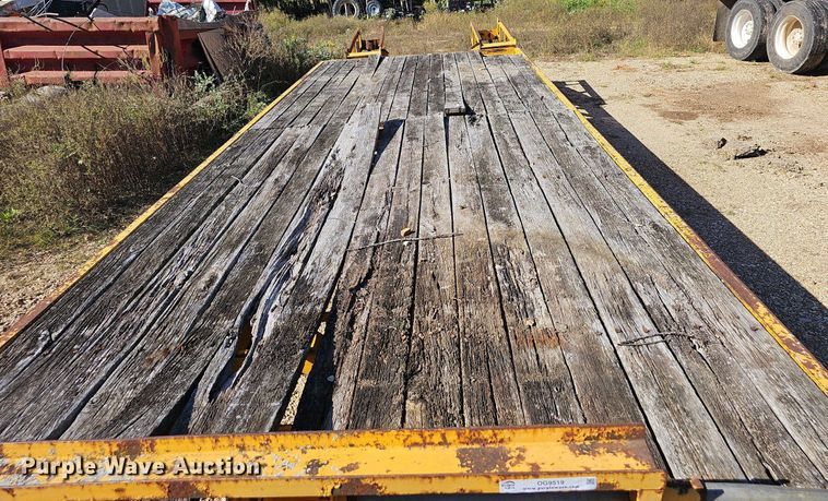 image for item OG9519 1994 CZ Engineering CZ18K  flatbed trailer