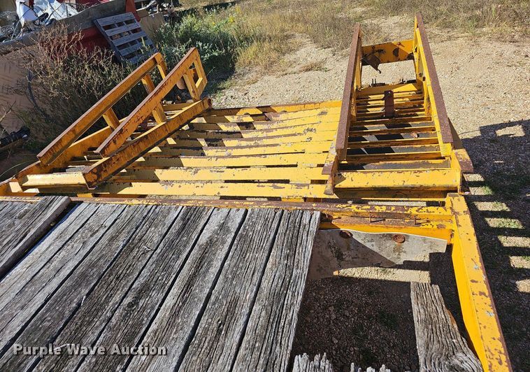 image for item OG9519 1994 CZ Engineering CZ18K  flatbed trailer