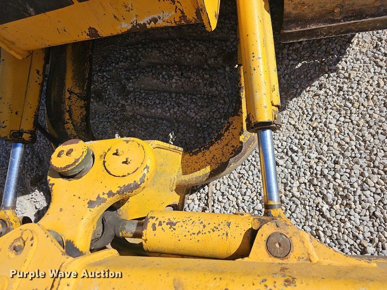 image for item OG9520 1989 John Deere 550G  dozer