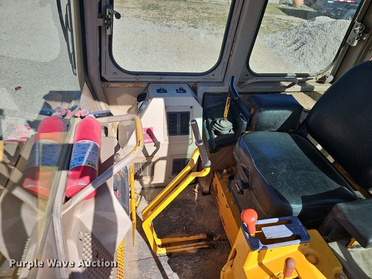 image for item OG9520 1989 John Deere 550G  dozer