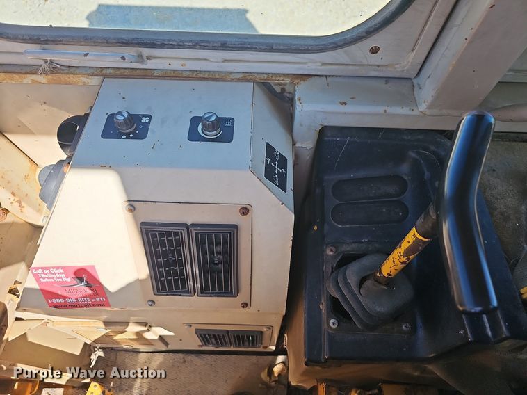 image for item OG9520 1989 John Deere 550G  dozer