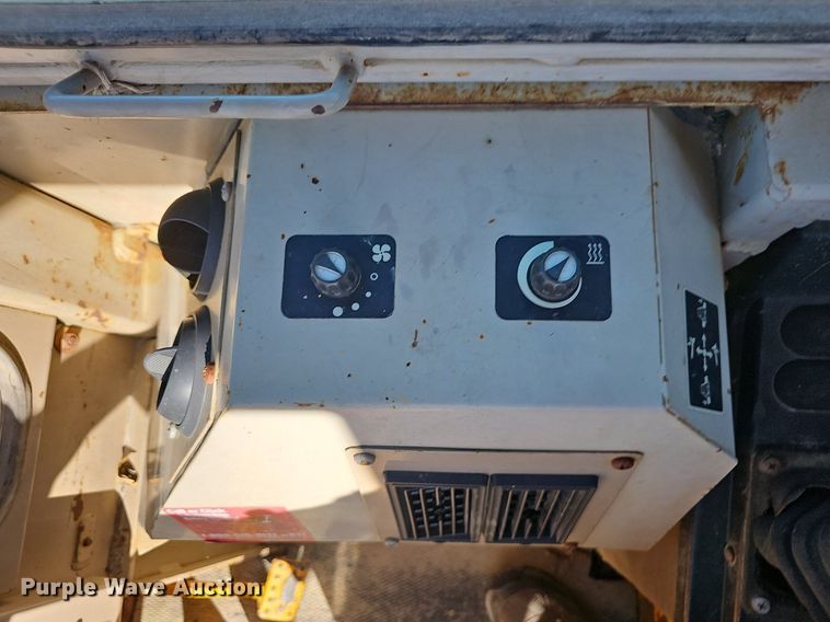 image for item OG9520 1989 John Deere 550G  dozer