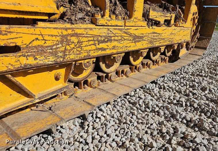 image for item OG9520 1989 John Deere 550G  dozer