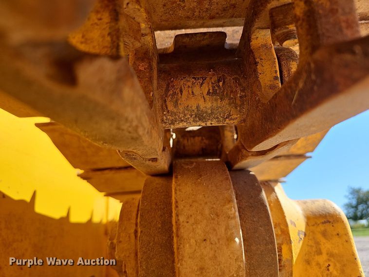 image for item OG9520 1989 John Deere 550G  dozer