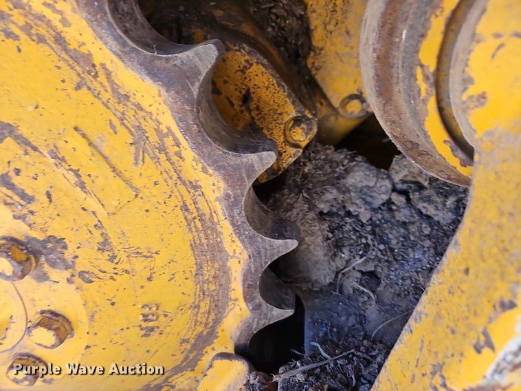 image for item OG9520 1989 John Deere 550G  dozer