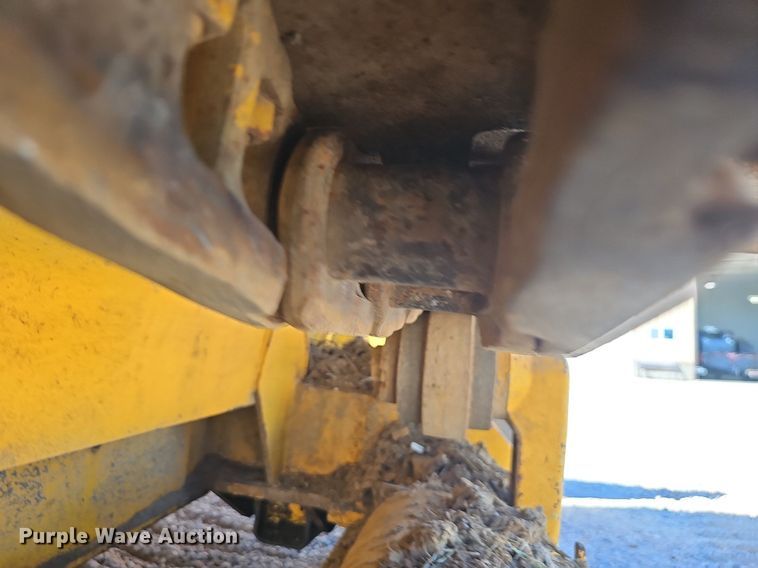 image for item OG9520 1989 John Deere 550G  dozer