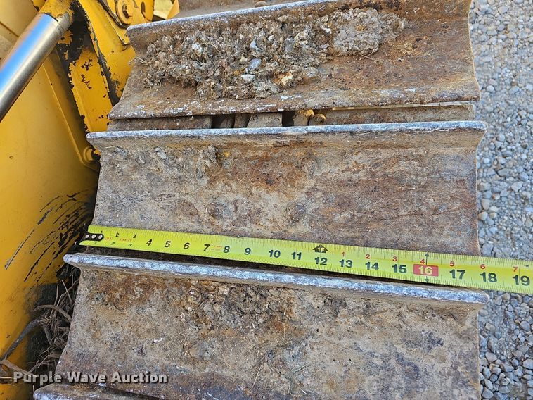 image for item OG9520 1989 John Deere 550G  dozer