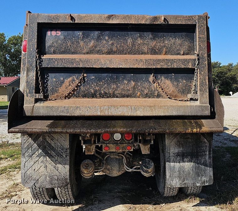 image for item OG9523 2005 Kenworth T800  dump truck