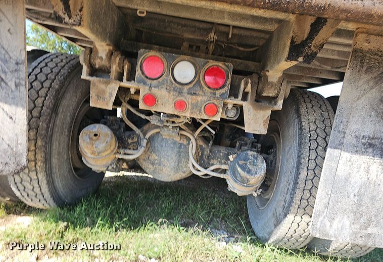 image for item OG9523 2005 Kenworth T800  dump truck