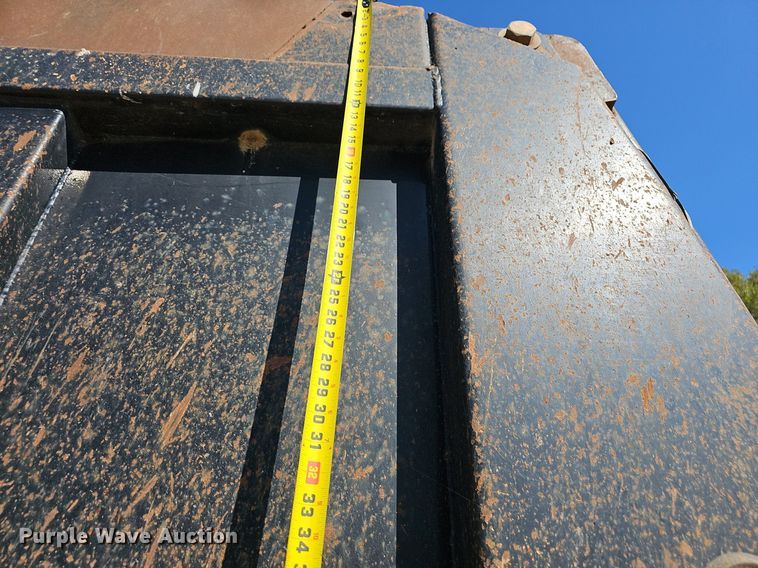 image for item OG9523 2005 Kenworth T800  dump truck