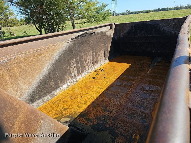 image for item OG9523 2005 Kenworth T800  dump truck