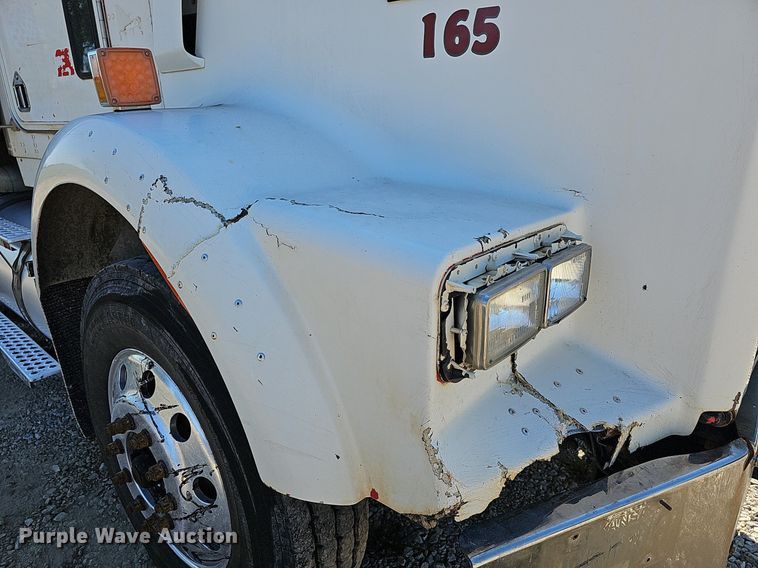 image for item OG9523 2005 Kenworth T800  dump truck