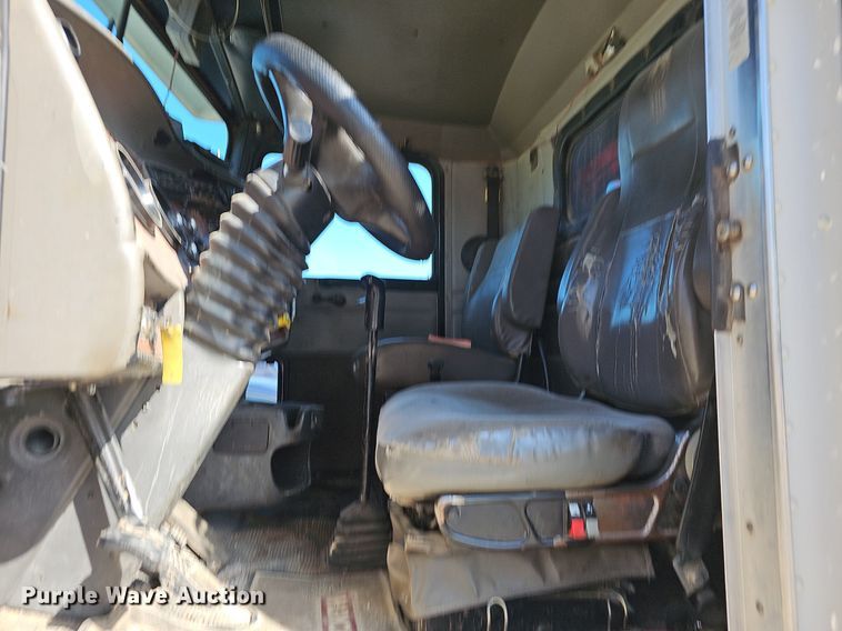 image for item OG9523 2005 Kenworth T800  dump truck