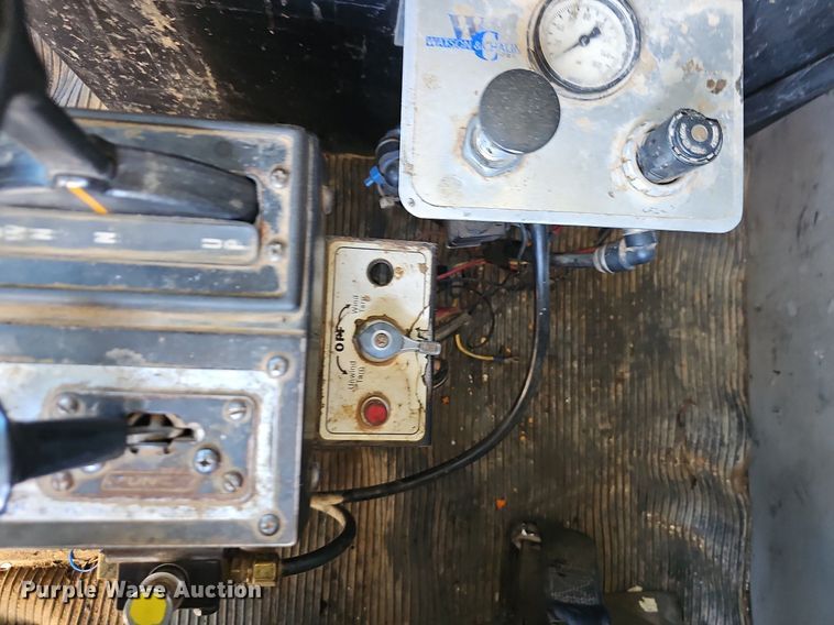 image for item OG9523 2005 Kenworth T800  dump truck