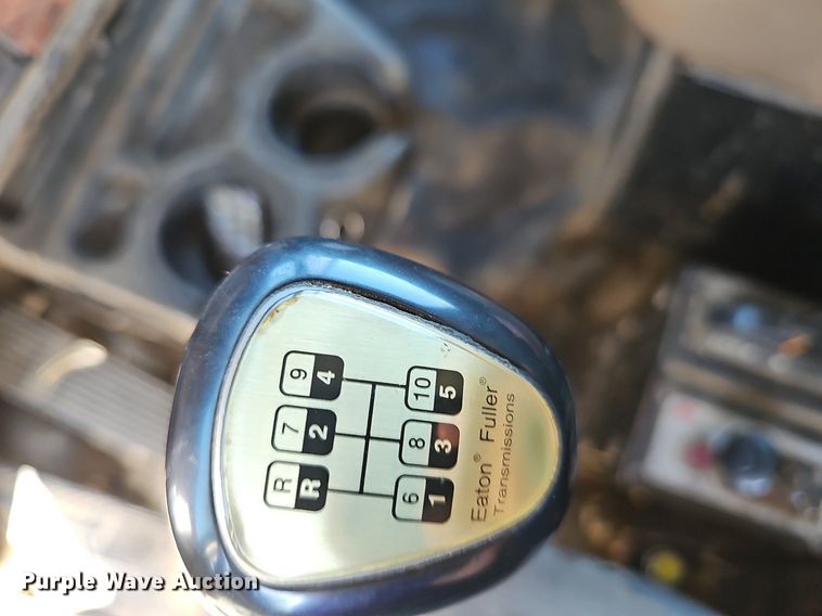 image for item OG9523 2005 Kenworth T800  dump truck